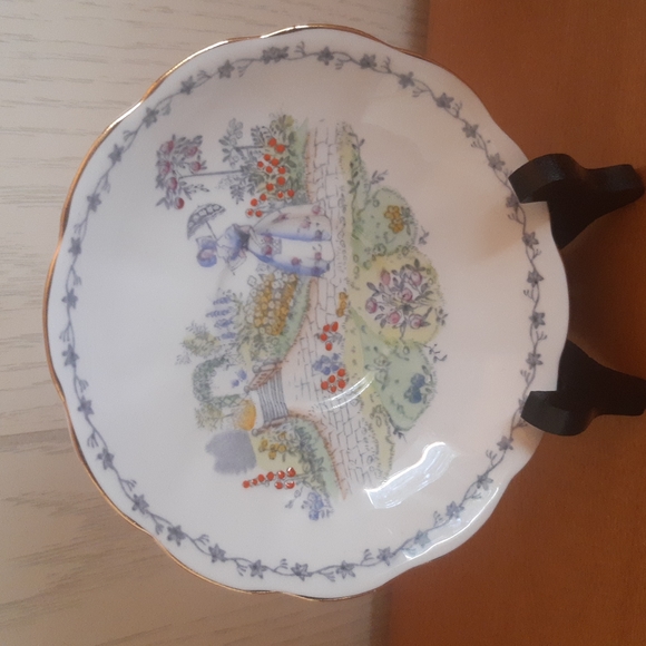 Bell China Fine Bone Made in England Vintage Teacup and saucer - Picture 5 of 9